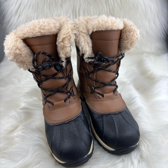 BearPaw Tan and Black Winter Boots. size 3 Kids - Picture 1 of 8